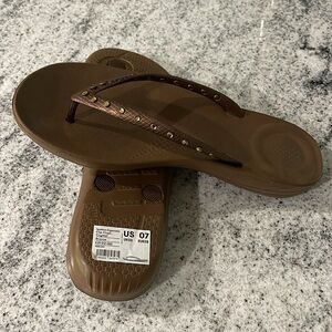 Fitflop iQushion flip flops. Size US 7. Bronze colour.